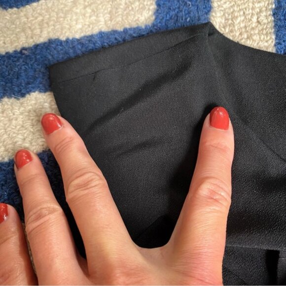 🖤 CLASSY BLACK RUFFLE DETAIL SLEEVELESS COCKTAIL DRESS! - Picture 7 of 16